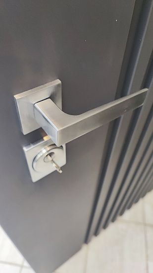 Входная дверь  